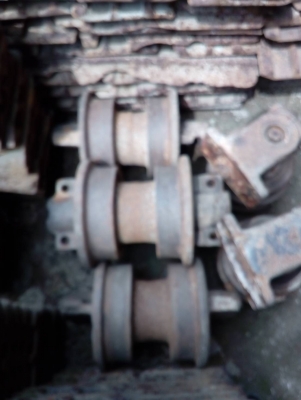 ขายลอนเลอร์ และแคเลีย รถแทรกเตอร์ โคมัสสุ D-50-A ของแท้ตราโคมัสสุ มีครบชุดสภาพตามรูปครับ