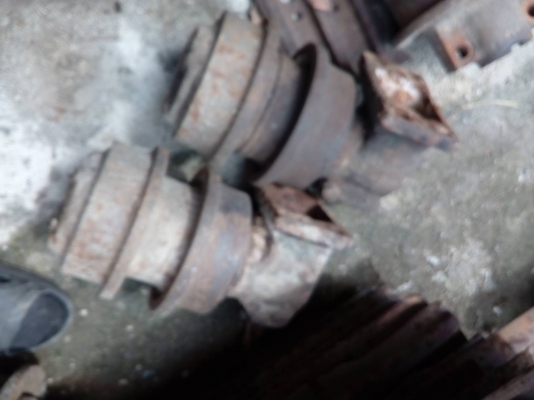 ขายลอนเลอร์ และแคเลีย รถแทรกเตอร์ โคมัสสุ D-50-A ของแท้ตราโคมัสสุ มีครบชุดสภาพตามรูปครับ