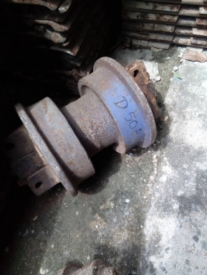 ขายลอนเลอร์ และแคเลีย รถแทรกเตอร์ โคมัสสุ D-50-A ของแท้ตราโคมัสสุ มีครบชุดสภาพตามรูปครับ