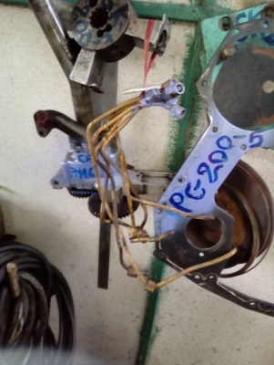 ขายอะไหล่ชิ้นส่วนเครื่อง6- D-95 ใส่รถแมคโค PC-120-3 มีหลายรายการครับ