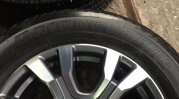 แม็กป้ายแดง New ford ranger wildtrak ขอบ18  พร้อมยางป้ายแดง Bridgestone 265-60-18 ปี 17