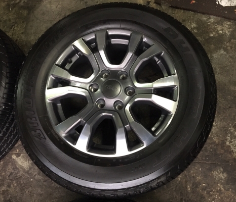 แม็กป้ายแดง New ford ranger wildtrak ขอบ18  พร้อมยางป้ายแดง Bridgestone 265-60-18 ปี 17