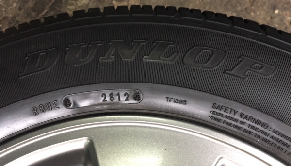 ล้อแม็ก Toyota Vigo Champ สีเทาดำ พร้อมยาง 215-65-16 ปี 12