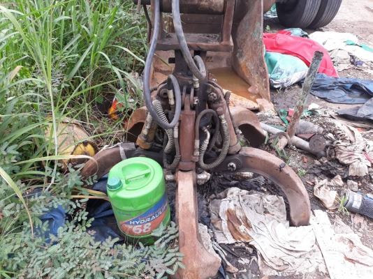 แบคโคล้อยาง2เพลา พร้อมหัวคีบ KOMATSU PW100-1 พร้อมใช้งาน แบคโคล้อยาง2เพลา พร้อมหัวคีบ KOMATSU PW100-1 พร้อมใช้งาน