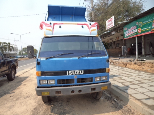 ขายรถอีซูซุNPRดั้มเครื่อง145แรงม้า พวงมาลัยเพาเวอร์ Fหน้าFหลังราคาถูกๆๆ