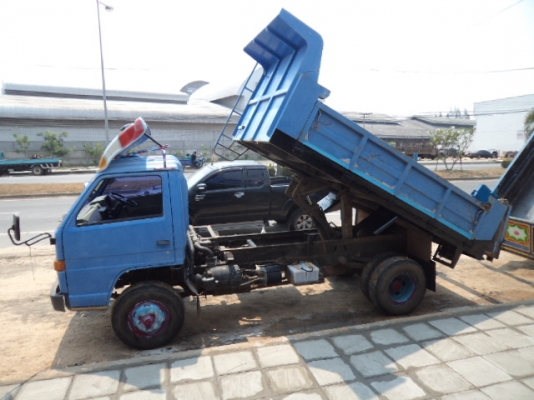 ขายรถอีซูซุNPRดั้มเครื่อง145แรงม้า พวงมาลัยเพาเวอร์ Fหน้าFหลังราคาถูกๆๆ