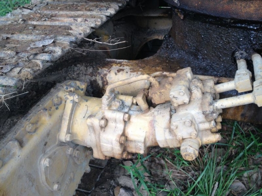 รถแบคโฮ KOMATSU  10HT - 2  สนใจติดต่อ 081 - 6079515