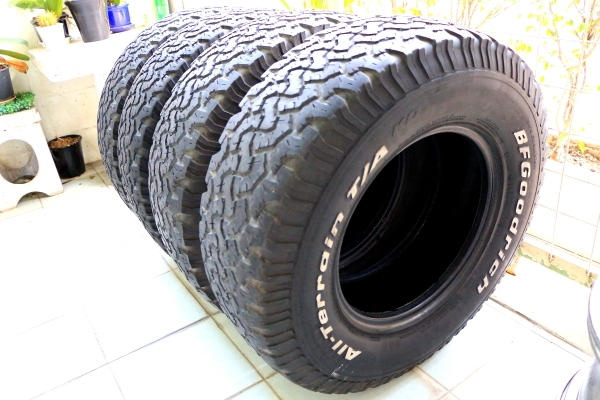 ต้องการขายยาง BF Allterrain 265 75 r16 ปี06