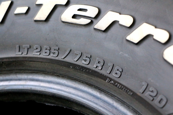 ต้องการขายยาง BF Allterrain 265 75 r16 ปี06