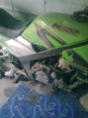 kr 150 cc เสื้อทอง ภาษีขาด 1 ปี ทบ.พร้อมโอน สภาพดี เครื่องแน่นมากลองได้ สีเดิมยังสวยอยู่แค่ไม่ได้ล้าง รถจอด ปีกว่าๆ ไม่ได้ใช้งาน