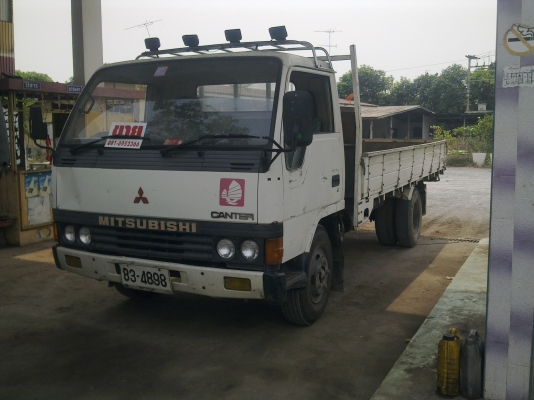 รถบรรทุก 6 ล้อ