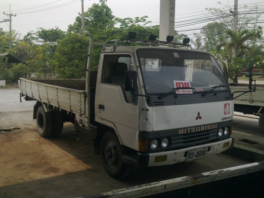 รถบรรทุก 6 ล้อ