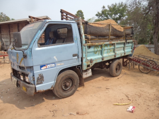 ขายรถอีซูซุNKR4ล้อกลางเครื่อง100แรงฝาดำ