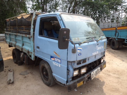 ขายรถอีซูซุNKR4ล้อกลางเครื่อง100แรงฝาดำ ขายรถอีซูซุNKR4ล้อกลางเครื่อง100แรงฝาดำ