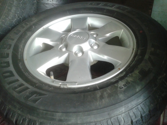 แม็กISUZUขอบ16"Hi-lander(ตัวยกสูง) พร้อมยาง245/70/16 ยกชุด5,900บ