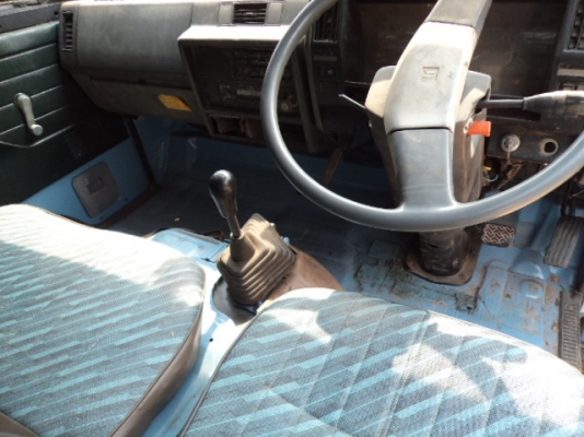 ขายรถ6ล้ออีซูซุNKR 110แรงปี37 พวงมาลัยเาเวอร์