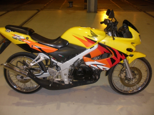 HONDA  LS 125 CC  ขายด่วนตัวใหม่ปี45 เสื้อเงินแท้