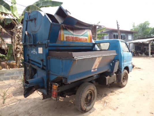 ขายรถนวดข้าวอีซูซุ4ล้อกลาง85แรง