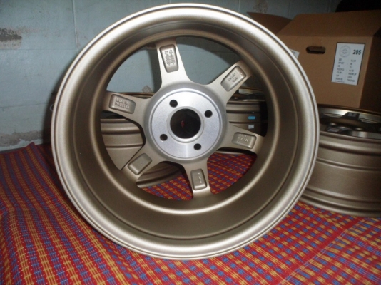 TE37ของใหม่ งานเบาๆครับ ขอบ15"4รู100 กว้าง6.5"off40ขอบชา เหลือชุดเดียวแล้วครับ( 8,200บ.)