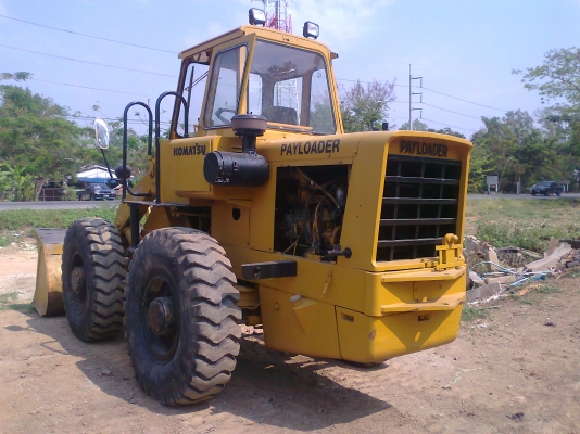 ขายด่วน..รถตัก KOMATSU JH63 รถสวย เก่าญี่ปุ่น มีใบอินวอยล์.