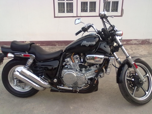 ขาย Honda Super Magna 750CC. ทะเบียนพร้อมโอน