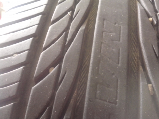 ขายเศษยาง 205 45r17 1เส้น ขายเศษยาง 205 45r17 1เส้น