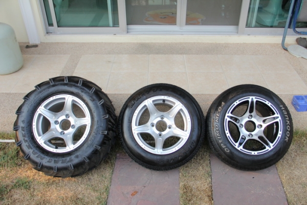 ล้อหน้ากว้าง ขอบ12 สำหรับ กระป้อ 4x4 ไดอัทสุ ซูซูกิ ใส่ได้หมดครับ ล้อหน้ากว้าง ขอบ12 สำหรับ กระป้อ 4x4 ไดอัทสุ ซูซูกิ ใส่ได้หมดครับ