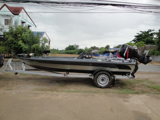 เรือแบสเรนเจอร์ 18 ฟุต เครื่องเมอคิวลี่  125  แรง พร้อมเทเลอร์