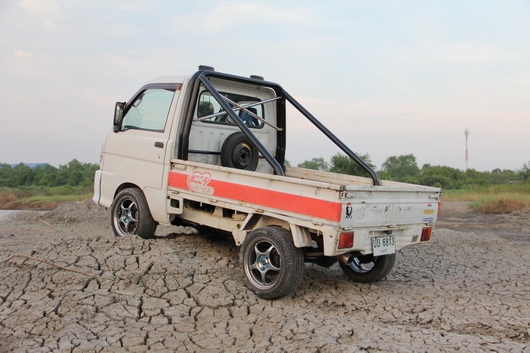 จำหน่ายรถ อะไหล่ ตกแต่ง >>>รถกระป้อ4x4 <<<<<