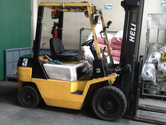 รถโฟร์คลิฟท์ ยก 2.5 ตัน เครื่องดีเซล เกียร์ออโต้ เสาสูง 4 เมตร