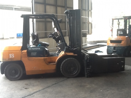 รถยกโตโยต้ารุ่น 7 น้ำหนักยก 3.5 ตัน เสาสูง 5 เมตร เครื่องดีเซล 11Z เกียร์ออโต้