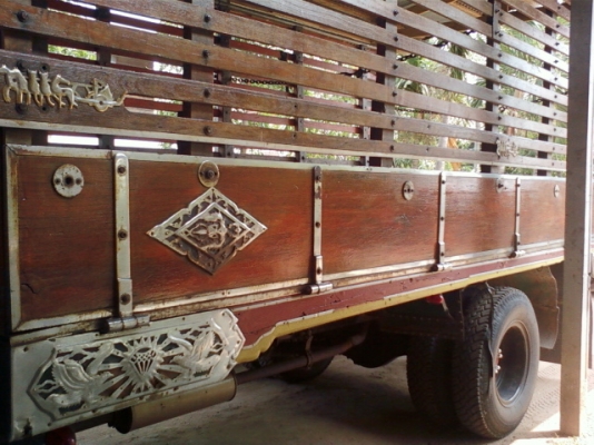 ต้องการรถบรรทุกสภาพนางฟ้า ISUZU ROCKY FTR 165HP