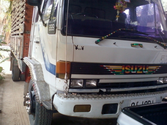 ต้องการรถบรรทุกสภาพนางฟ้า ISUZU ROCKY FTR 165HP