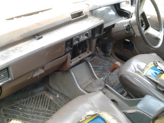 ***ขายแล้วครับขอบคุณ Truck2hand ขาย กระบะตอนเดียว MITSU L200 CYCLONE2.5ปี32/89 เครื่องเดิม เกียร์เดิม แห้งดี แรงดี ติดง่าย ช่วงล่างดีคัสซีสวย ยางดี4เส้น รถบางเดิม สีไม่สวยต้องเก็บ ภายในดี คอนโซลครบ พื้นเก๋งมีผุนิดๆ กระบะพื้นผุ ข้างผุ ขายตามสภาพ พร้อมใช้งา