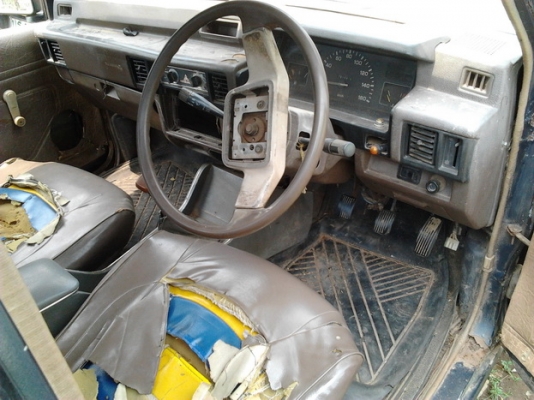 ***ขายแล้วครับขอบคุณ Truck2hand ขาย กระบะตอนเดียว MITSU L200 CYCLONE2.5ปี32/89 เครื่องเดิม เกียร์เดิม แห้งดี แรงดี ติดง่าย ช่วงล่างดีคัสซีสวย ยางดี4เส้น รถบางเดิม สีไม่สวยต้องเก็บ ภายในดี คอนโซลครบ พื้นเก๋งมีผุนิดๆ กระบะพื้นผุ ข้างผุ ขายตามสภาพ พร้อมใช้งา