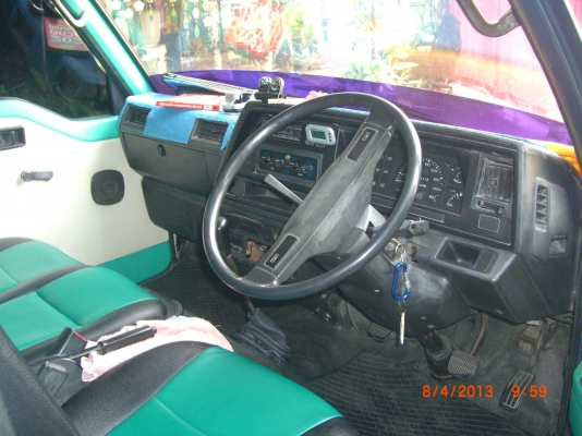 NISSAN URVAN 93 2500 CC เครื่อง BD 25ฝาแดงประหยัดสุด ๆพวงมาลัยเพาเวอร์ มีเงื่อนไขอะไรว่ามาเพราะไม่มีที่จอดครับ