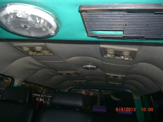 NISSAN URVAN 93 2500 CC เครื่อง BD 25ฝาแดงประหยัดสุด ๆพวงมาลัยเพาเวอร์ มีเงื่อนไขอะไรว่ามาเพราะไม่มีที่จอดครับ