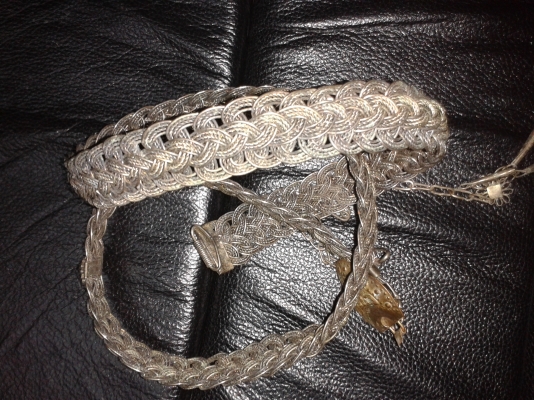 เข็มขัดลายไทยสีเงิน