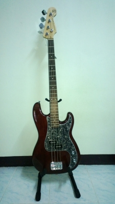 ถูกๆ  ขาย เป็นคู่ (กีต้าไฟ+ เบส) ใหม่แกะกล่อง