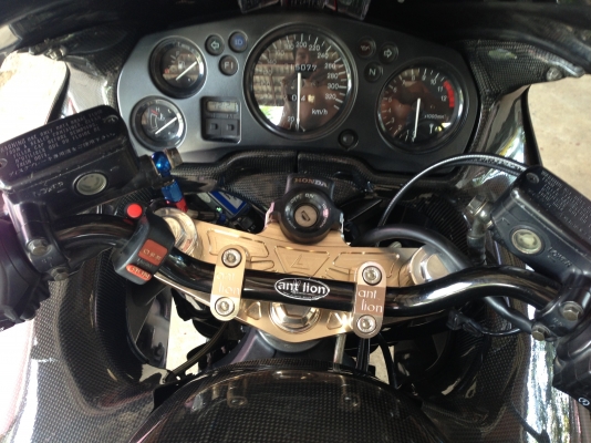 ขาย cbr 1100 สพม.