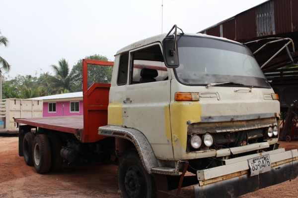 สิบล้อพื้นเรียบ