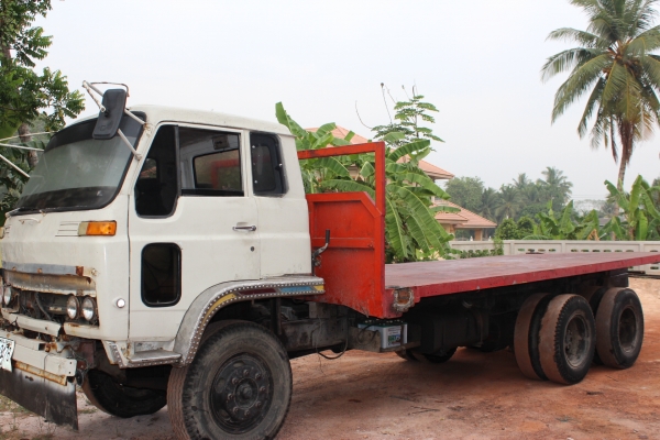 สิบล้อพื้นเรียบ