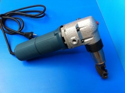 เครื่องตัดเหล็กเพลท