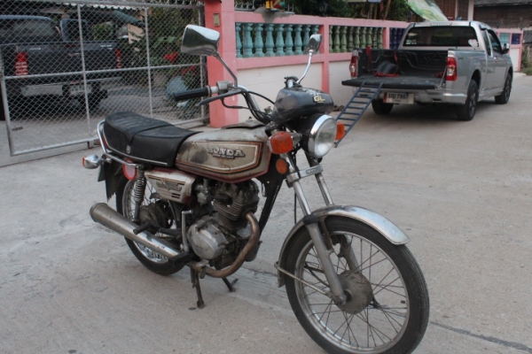 Gl100 เดิมๆพร้อมประกวดทะเบียนเต็มพร้อมโอนถูก15500บาท