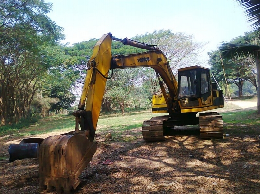 ขายด่วน..รถแบคโฮ ซูมิโตโม่ เท่า  KOMATSU PC120-2 รถสวย แรงขุดดี ไม่มีร้อน พร้อมใช้งาน มีใบอินวอยล์ ปัจจุบันใช้ขุดทราย ทุกๆวัน.