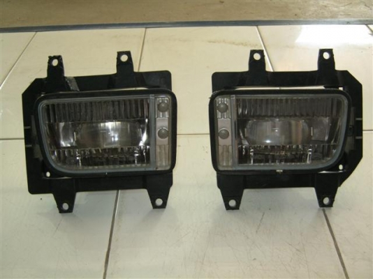 ไฟสปอร์ตไล้ท์ BMW E30 ไฟสปอร์ตไล้ท์ BMW E30
