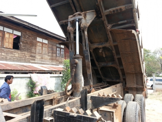 ขายด่วน HINO SUMOFM226NLD 220แรงสองเพลาดั้มสภาพยางดี คัชซีสวยจัด เอกสารชุดโอนพร้อมรีบโทร 0811838154 0846443466