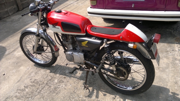 ต้องการขาย HONDA GL 100 ต้องการขาย HONDA GL 100
