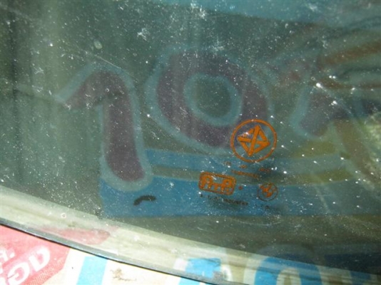 กระจกไล่ฝ้า บานหลัง BMW E30 กระจกไล่ฝ้า บานหลัง BMW E30