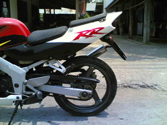 ขาย NSR150rrw เล่มทะเบียนพร้อมชุดโอนเครื่องสมบูรณ์ชุดสีพอใช้ระบบไฟออกหมดไมล์ขึ้นหมดขาย 15500 บาท